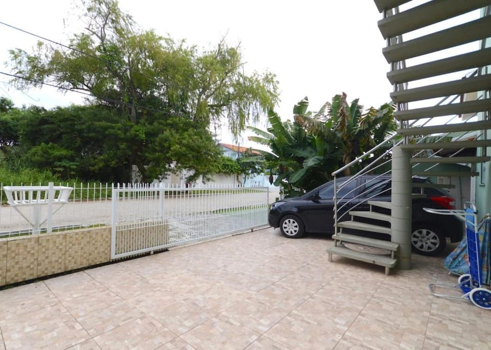 Casa aconchegante na praia da Daniela House in Florianopolis