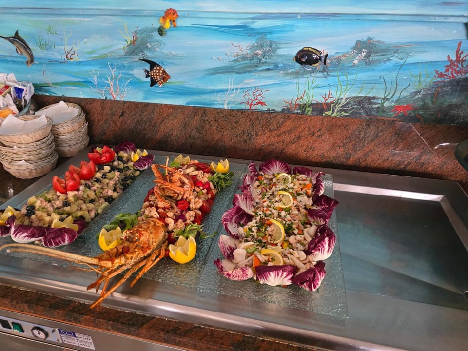 Restaurant/places to eat, Food