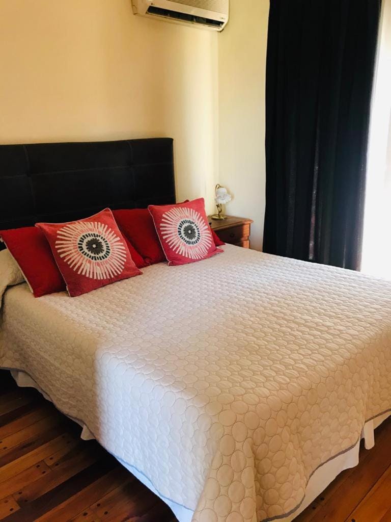 Bed, air conditioner