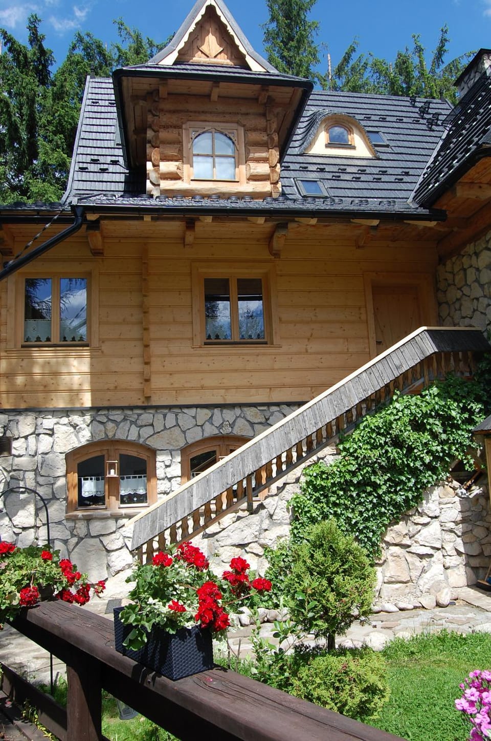 Rezydencja Sąsiadów Zakopanego Bed and Breakfast in Zakopane