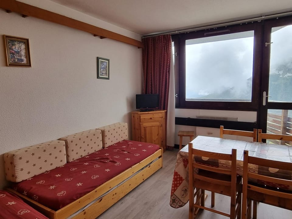 Studio agréable aux pieds des pistes avec balcon et animaux tolérés - FR-1-181-2591 Apartment in Mâcot-la-Plagne