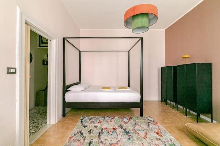 Venetian pink apartment in Dorsoduro Apartment in Lido di Venezia