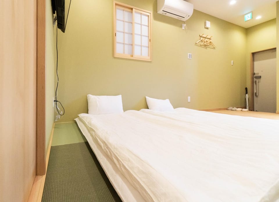 Bedroom, air conditioner