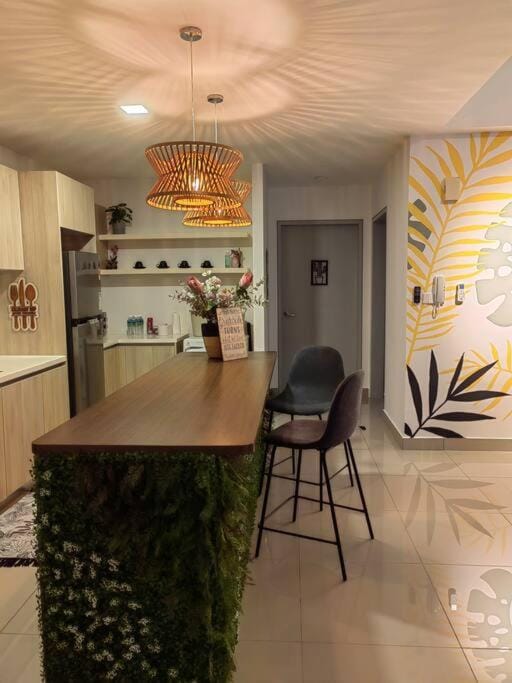 Kitchen or kitchenette, Seating area