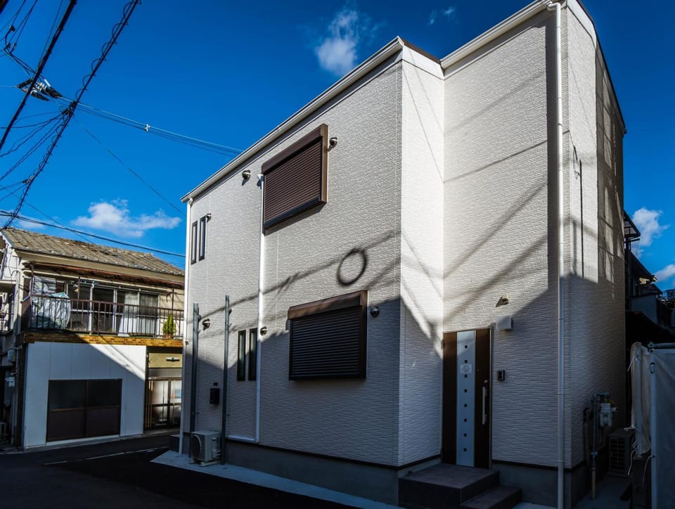 Property building, Day
