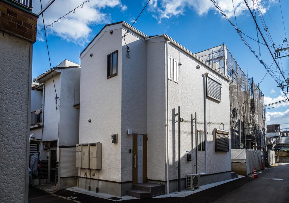 Property building, Day, Street view, Location