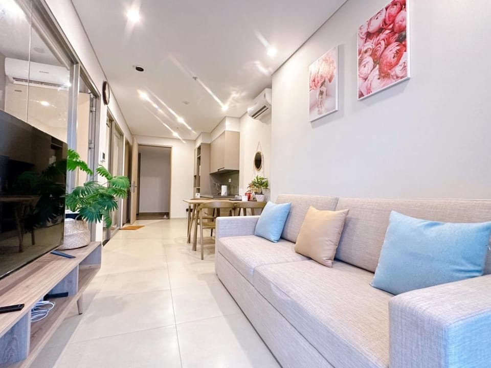 Communal lounge/ TV room, TV and multimedia, Living room, Seating area, Evening entertainment