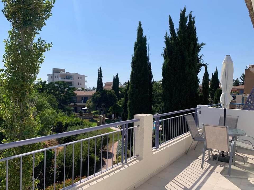View (from property/room), Balcony/Terrace, Garden view