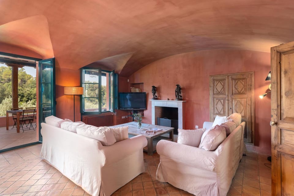 TV and multimedia, Living room, Seating area, flat iron