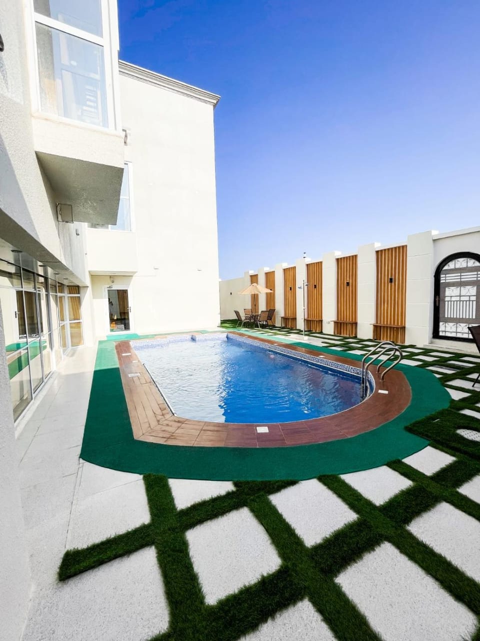Swimming pool