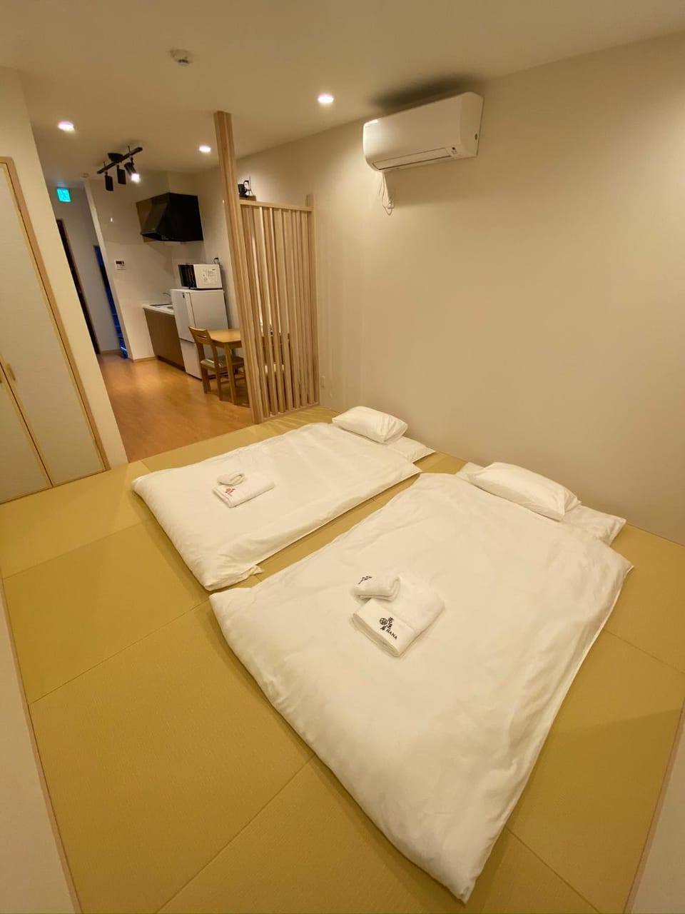 Bedroom, air conditioner