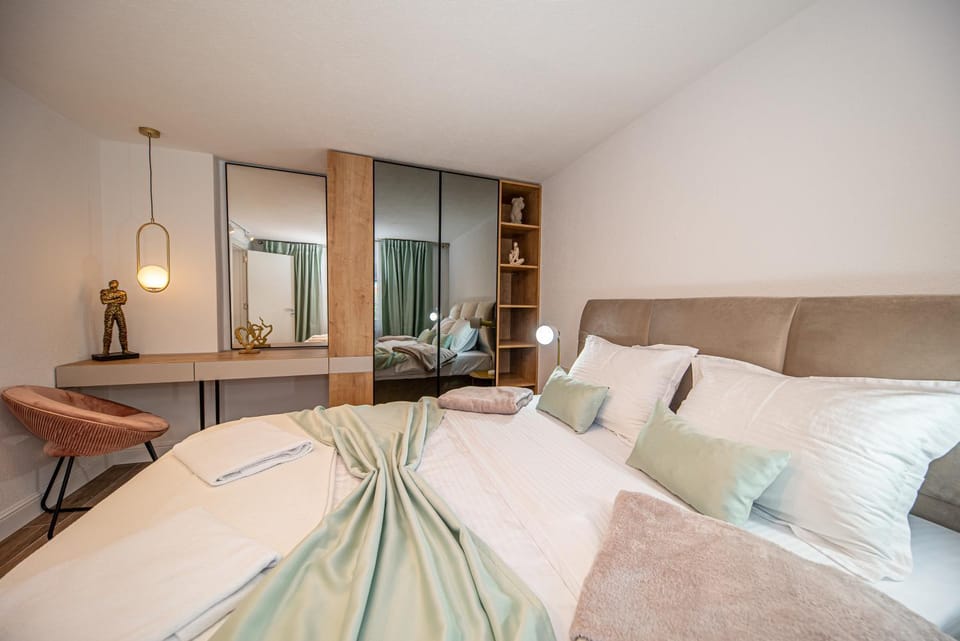Bed, Bedroom