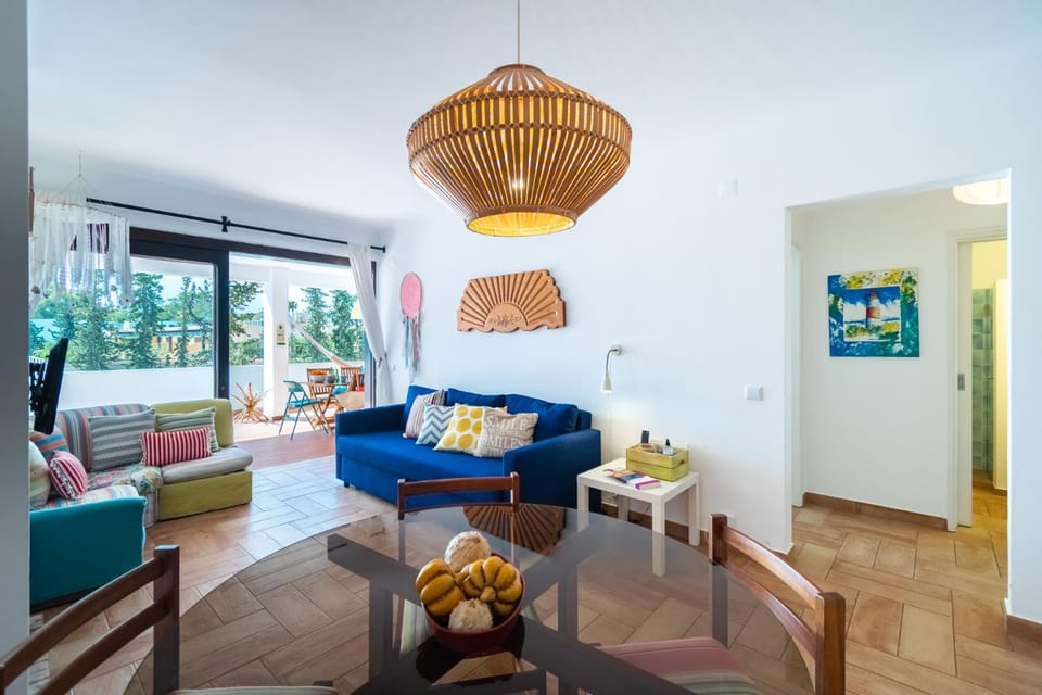 Living room, Meals