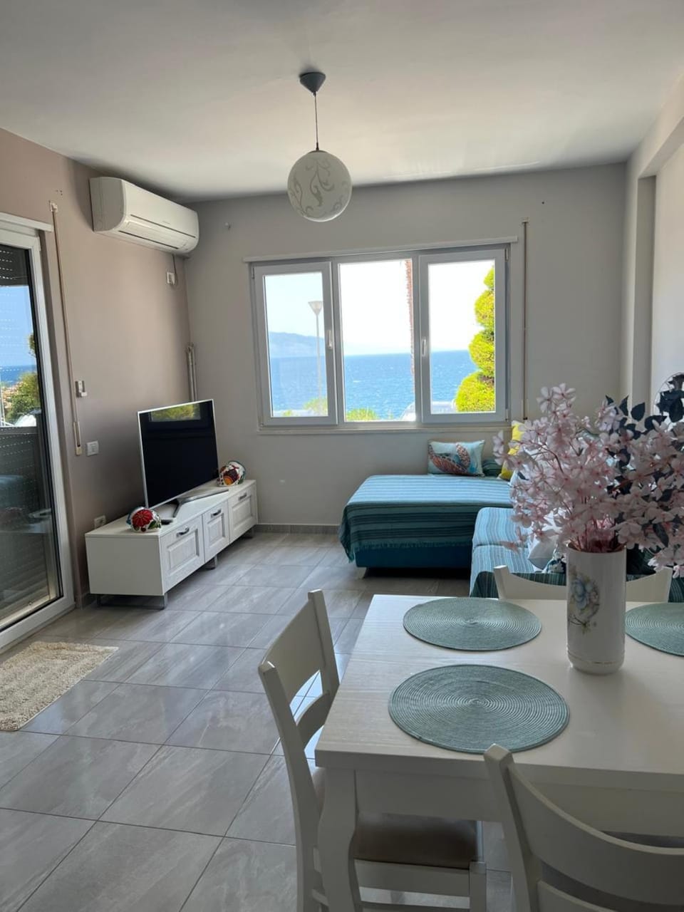 Albania Dream Beachfront Apartment Apartment in Sarandë