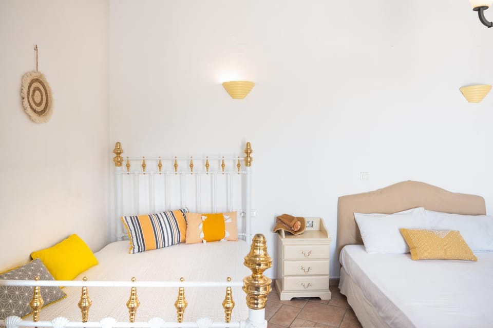Living room, Bedroom