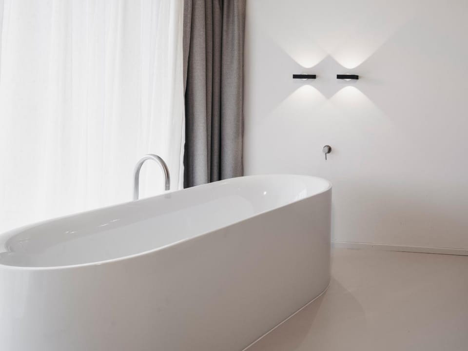 Bathroom, Bath