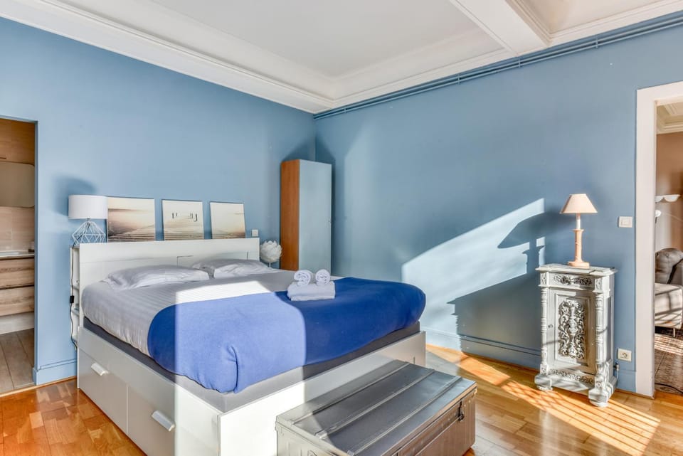 Bed, Photo of the whole room, Bedroom