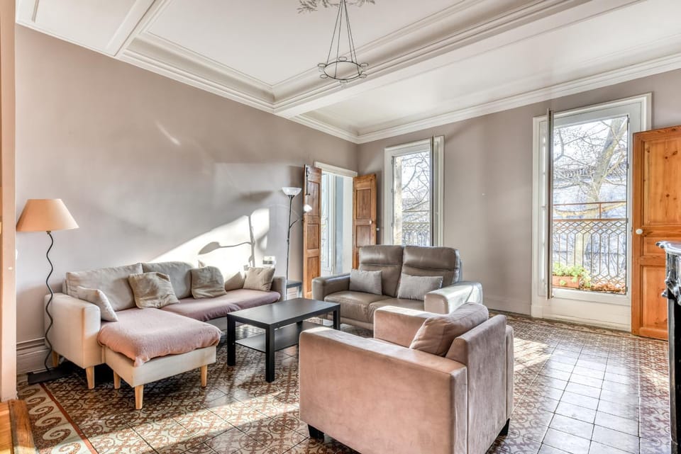 Living room, Seating area