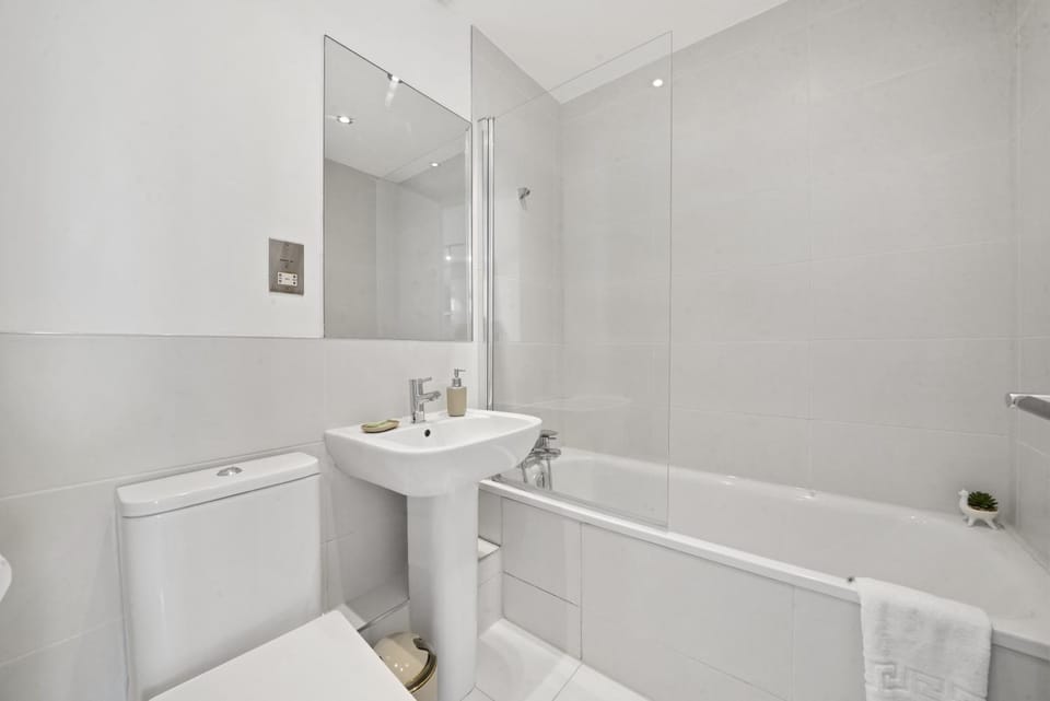 Manhattan-style 2bed near Camden Free WiFi Apartment in London Borough of Islington