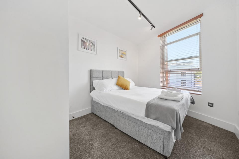 Manhattan-style 2bed near Camden Free WiFi Apartment in London Borough of Islington