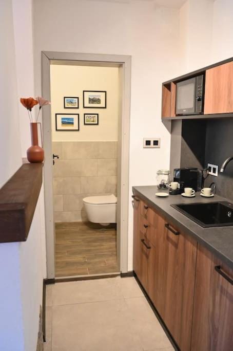Coffee/tea facilities, Kitchen or kitchenette, Communal kitchen
