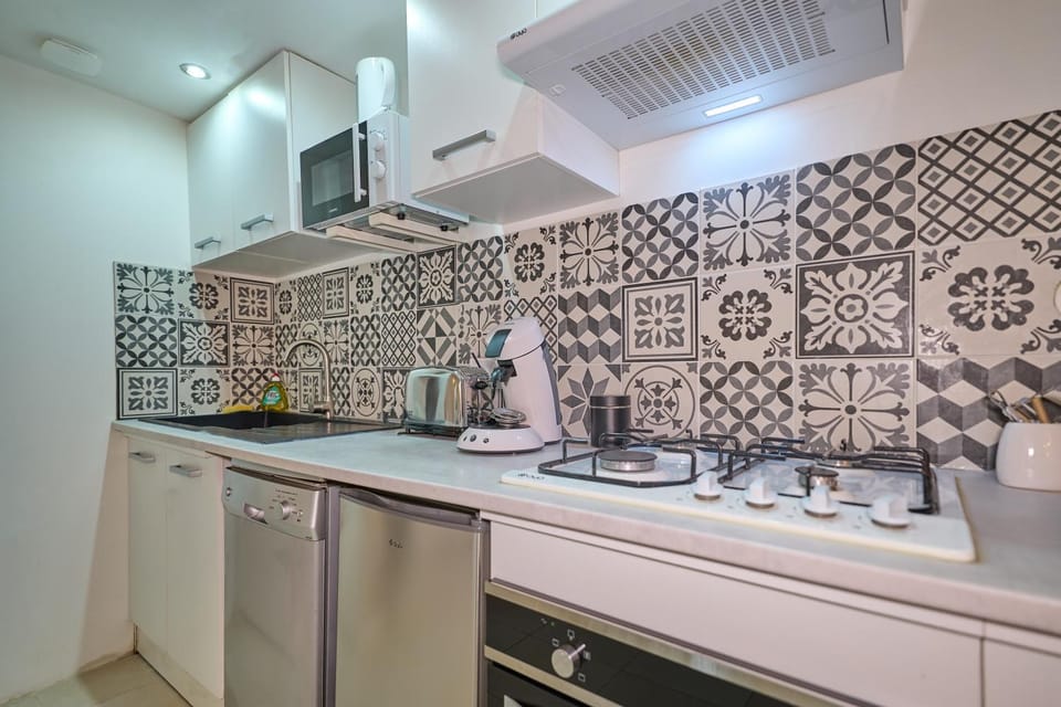 Kitchen or kitchenette, Communal kitchen, stove, kitchen
