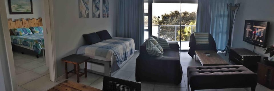TV and multimedia, Balcony/Terrace, Living room, Seating area, Beach, River view, Sea view, Sunrise