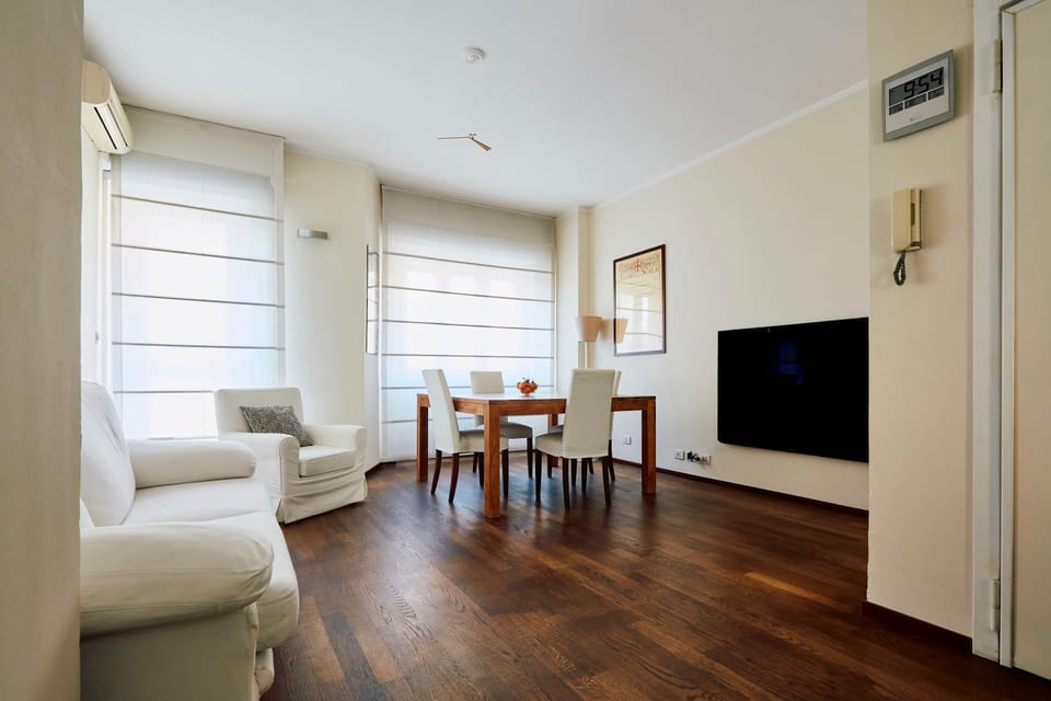 TV and multimedia, Balcony/Terrace, Living room, Seating area, locker, air conditioner