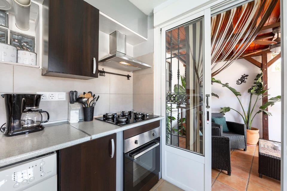 Kitchen or kitchenette, Living room