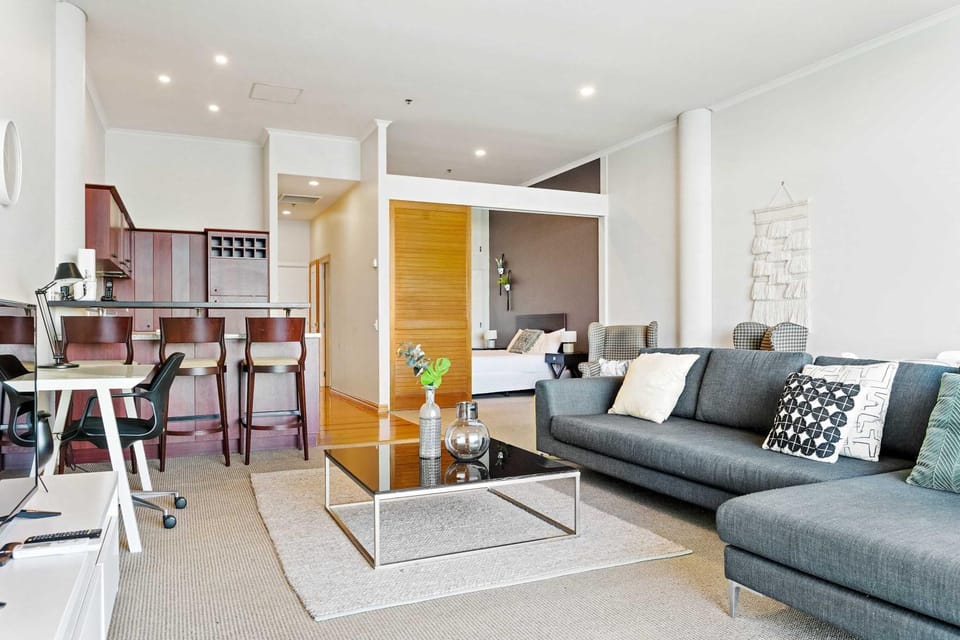 Relaxing Sea Wharf View Apartment by Zodiak Stays Apartment in Auckland