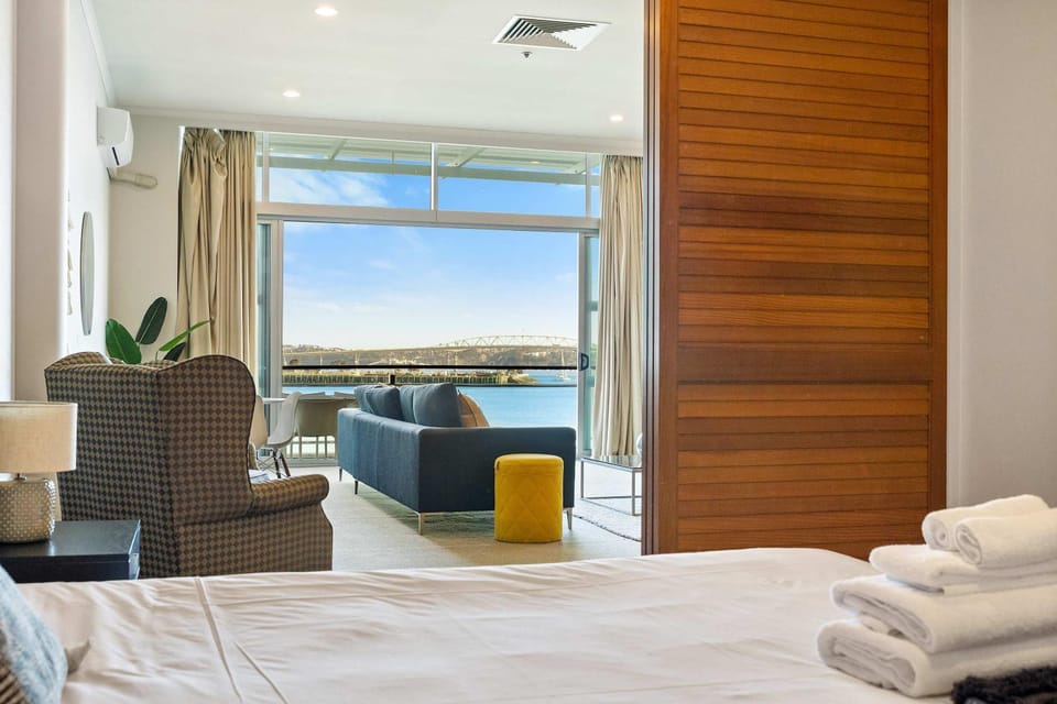 Relaxing Sea Wharf View Apartment by Zodiak Stays Apartment in Auckland