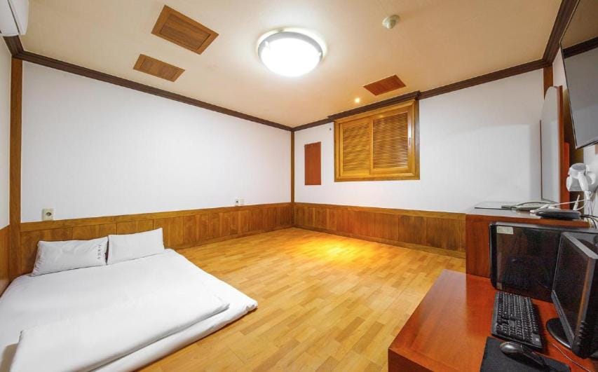 Utopia Hotel Motel in South Korea