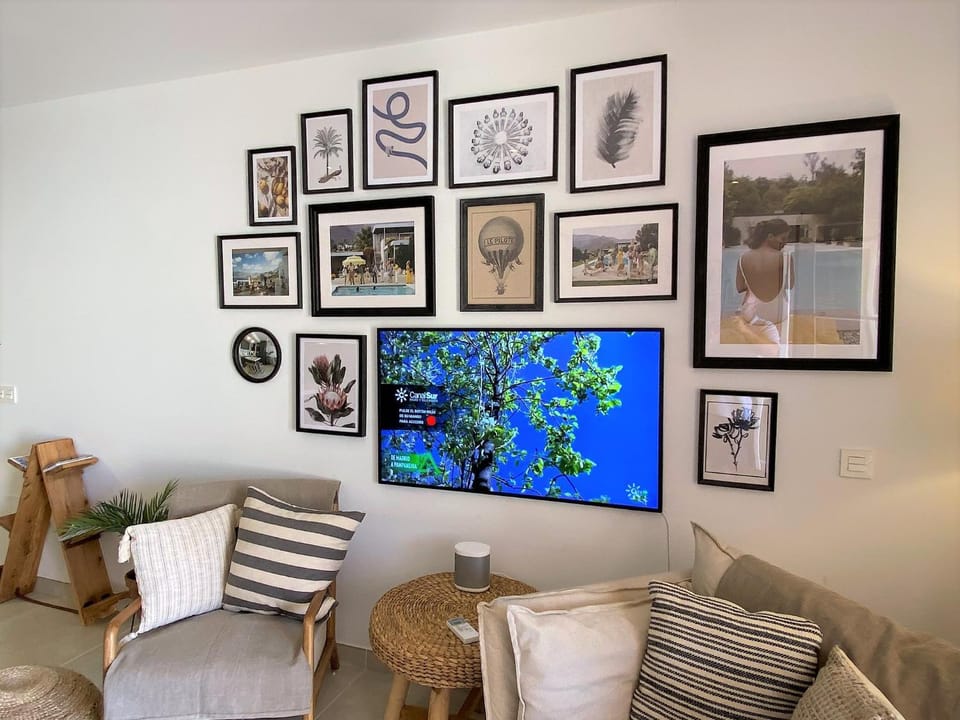 Communal lounge/ TV room, Living room
