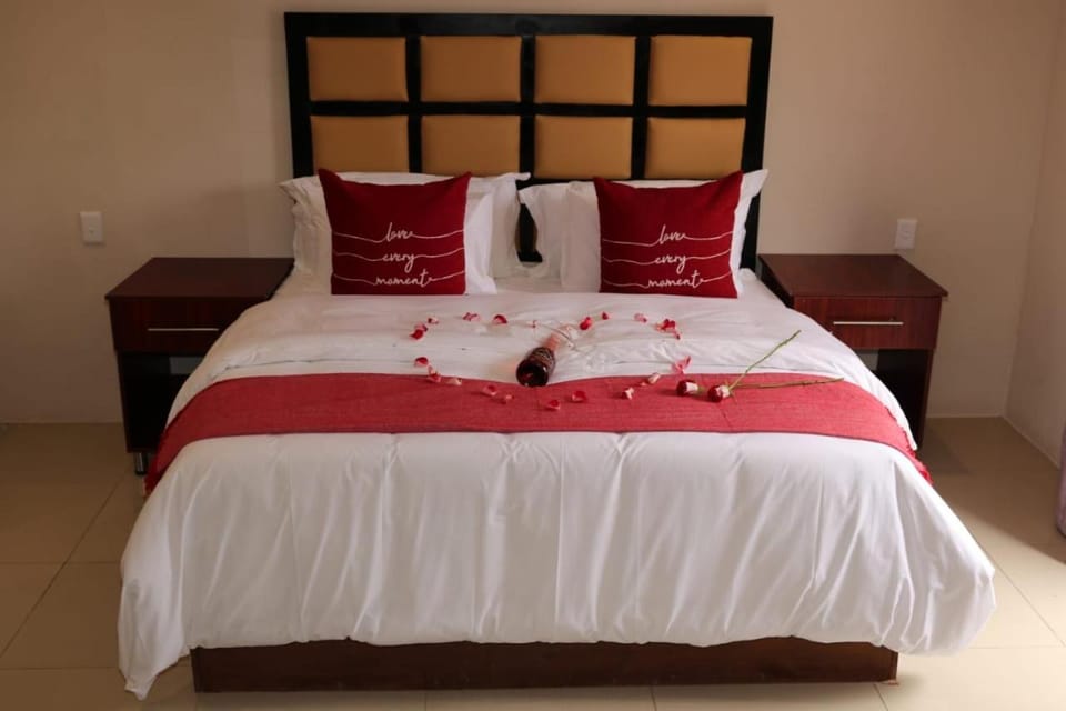 Rondy Bosch Lodge Nature lodge in South Africa