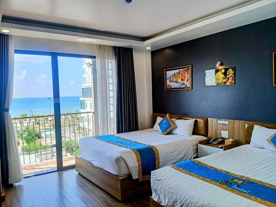 Bed, Natural landscape, View (from property/room), Photo of the whole room, Bedroom, Sea view