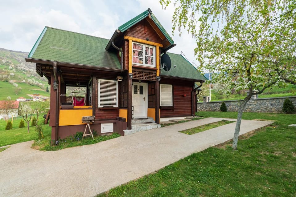 Salerno camp House in Montenegro