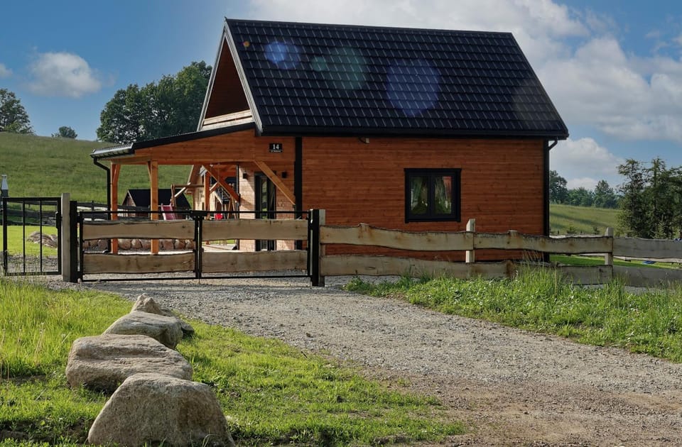 Property building, Day, Natural landscape, Garden, Other, Windsurfing, Parking