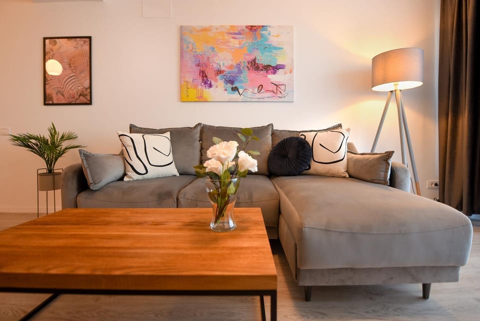 Living room, Photo of the whole room, Decorative detail, Seating area