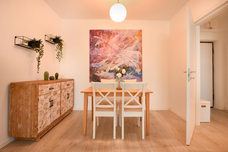 Decorative detail, Dining area