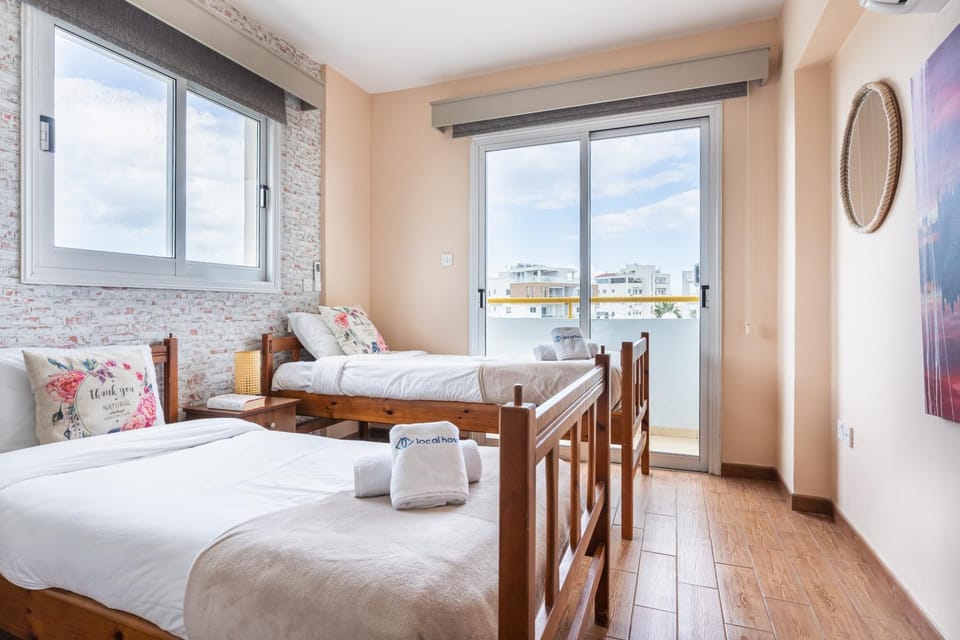 Bed, View (from property/room), Balcony/Terrace, Bedroom, towels, air conditioner