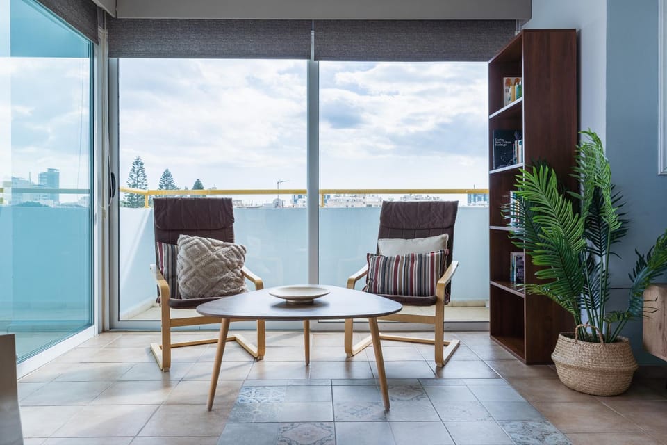 Living room, Decorative detail, Seating area, City view