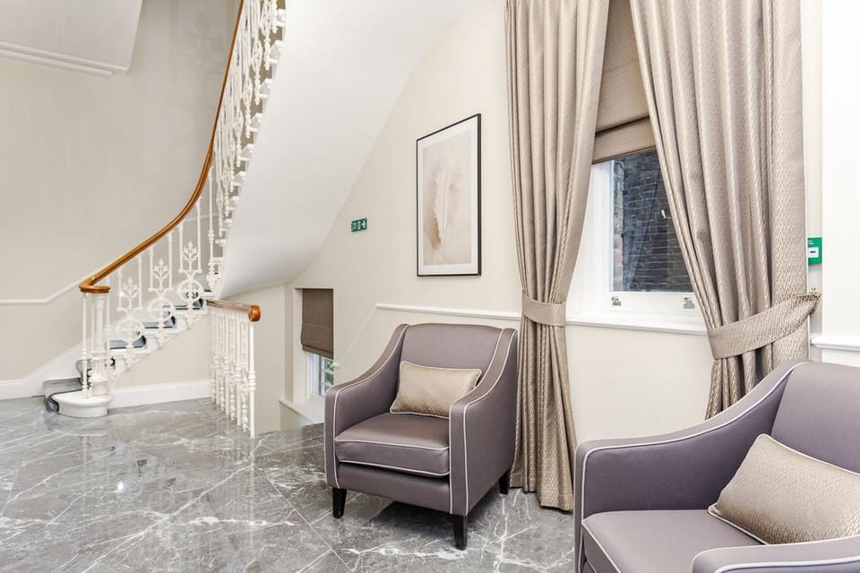 Seating area, Internal: Not applicable to any particular room