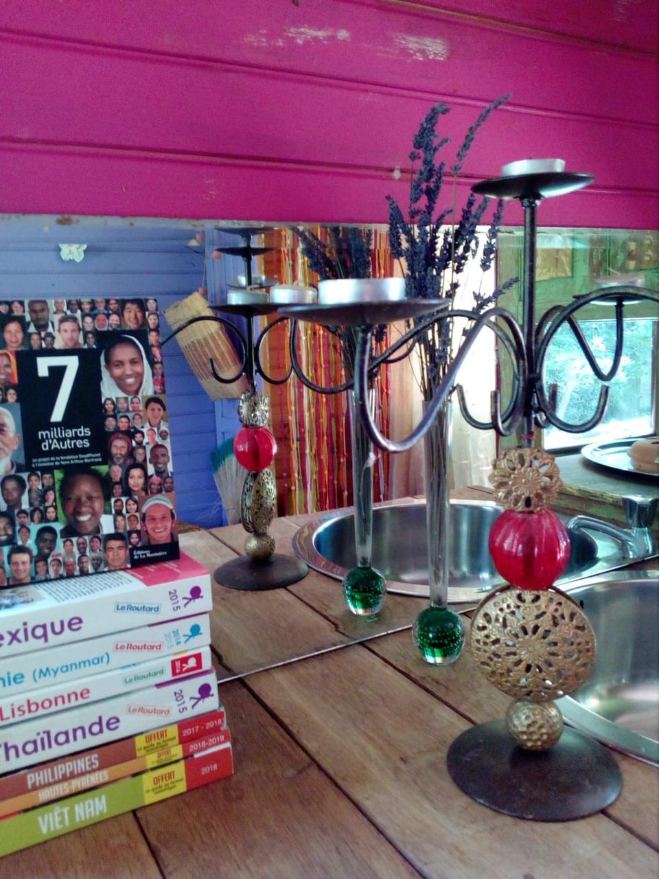 Coffee/tea facilities, Decorative detail