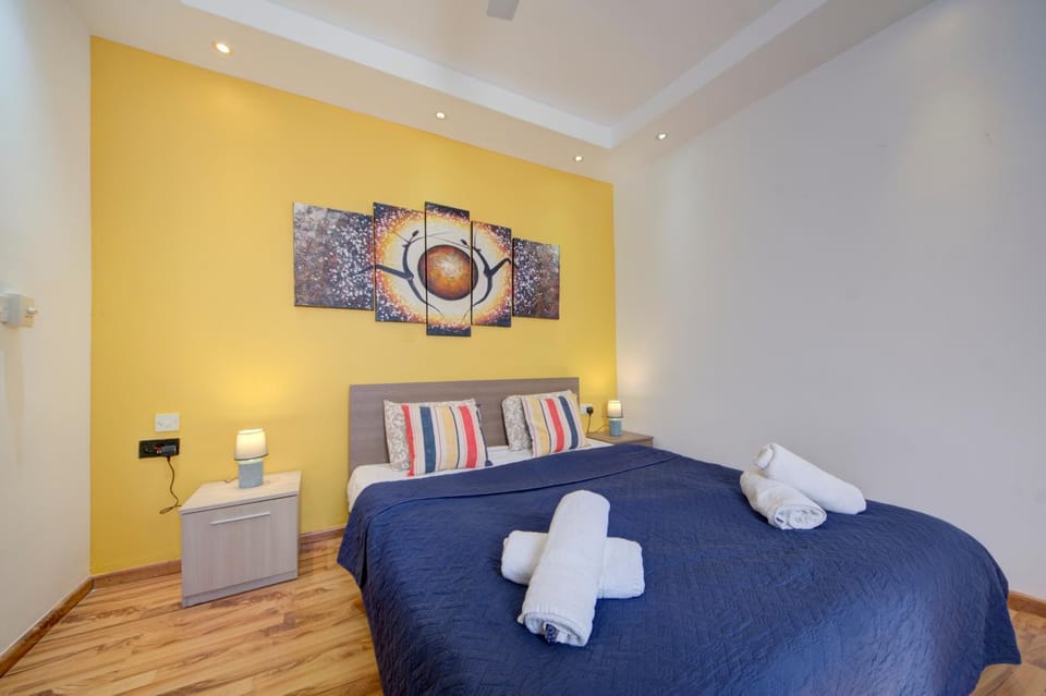 Stylish Sliema Apartments & Penthouse with Seaviews and Jacuzzis Apartment in Sliema