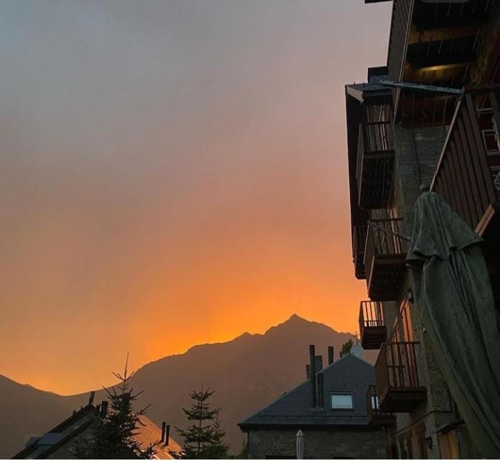 Off site, Sunset