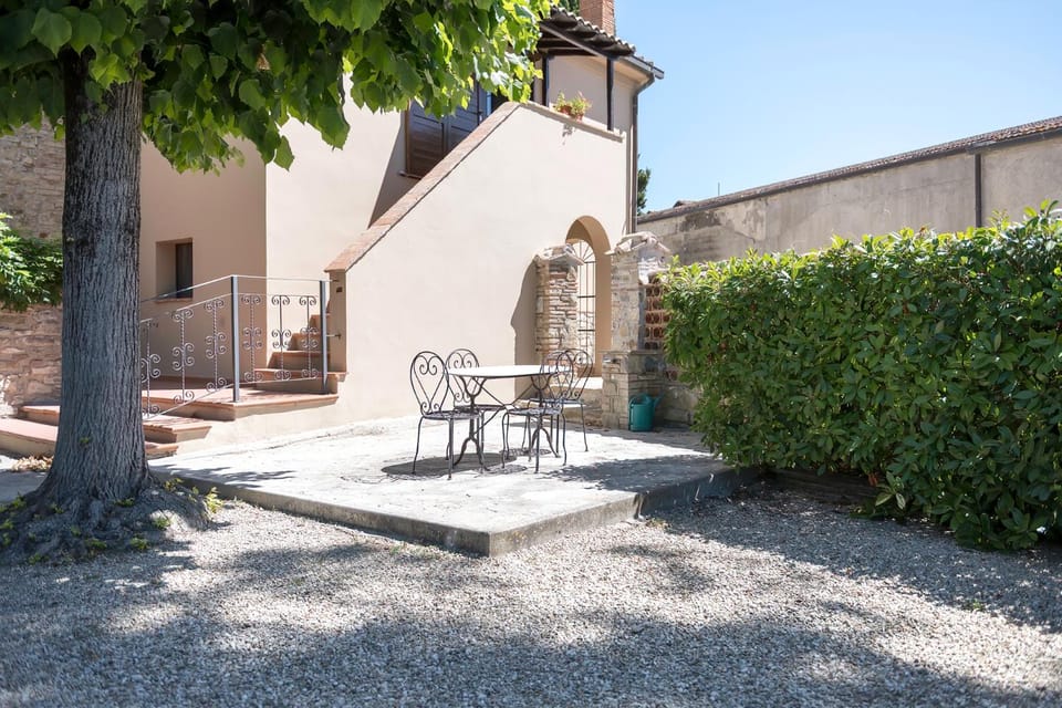 Patio, Facade/entrance