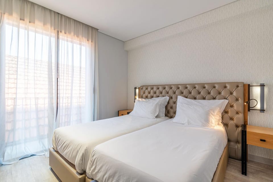 Day, Photo of the whole room