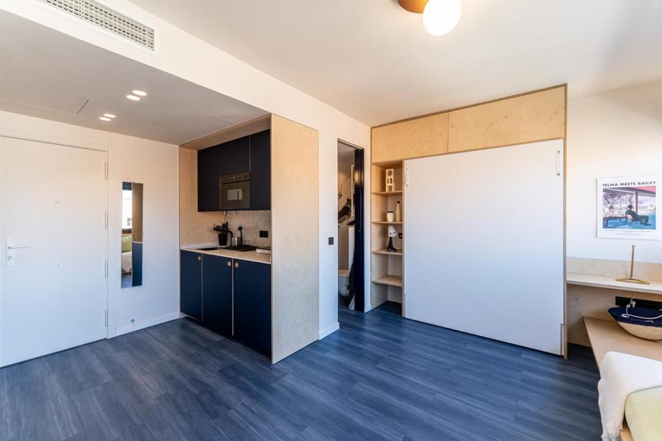 Kitchen or kitchenette, Living room