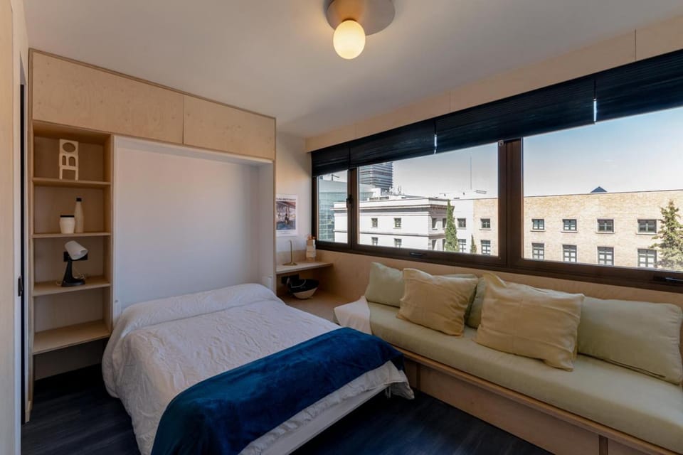Photo of the whole room, City view