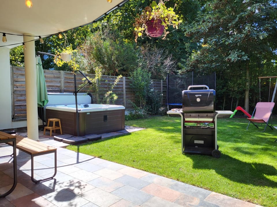 BBQ facilities, Garden